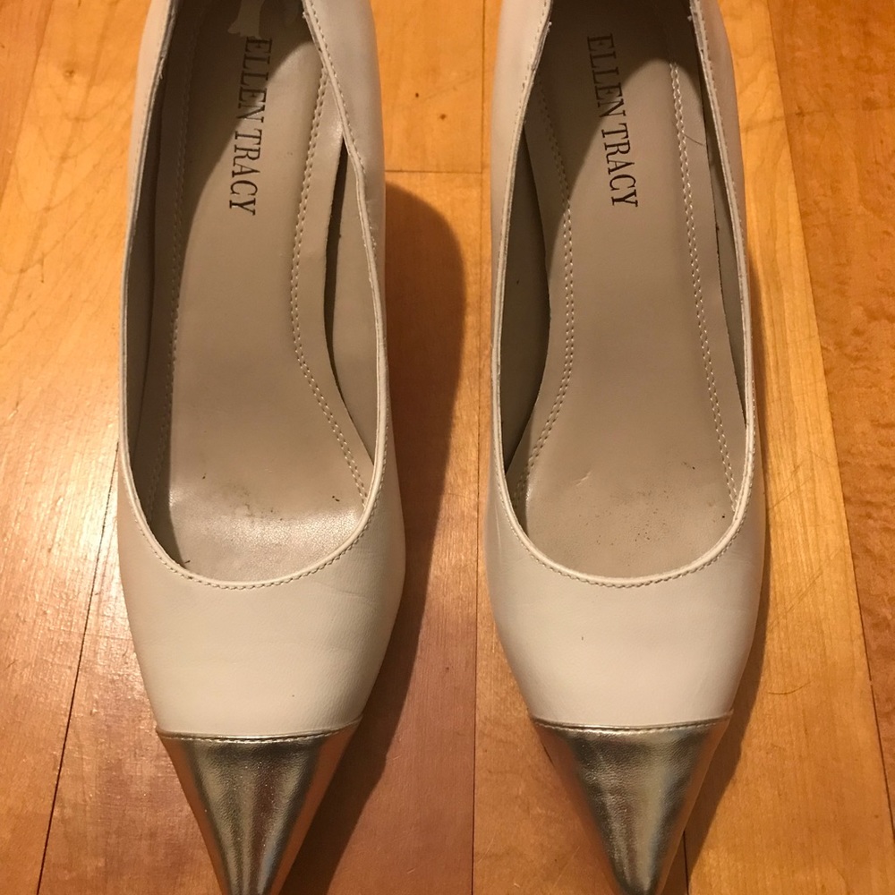 EUC Ellen Tracy Kitten Heels